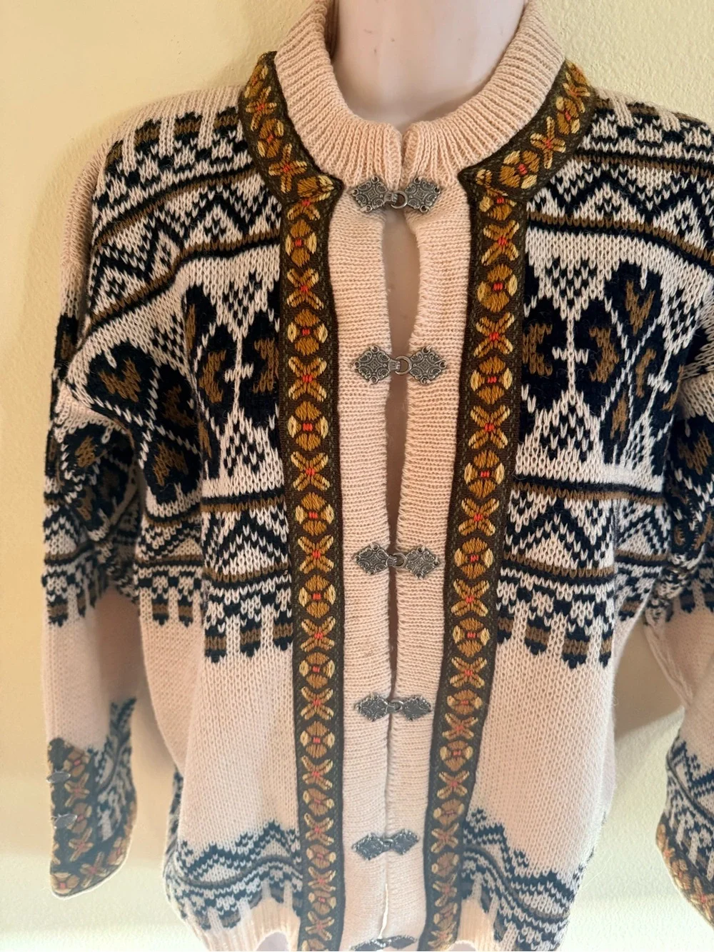 Game Cream Nordic-Patterned Wool Cardigan with Yellow Trim metal buttons